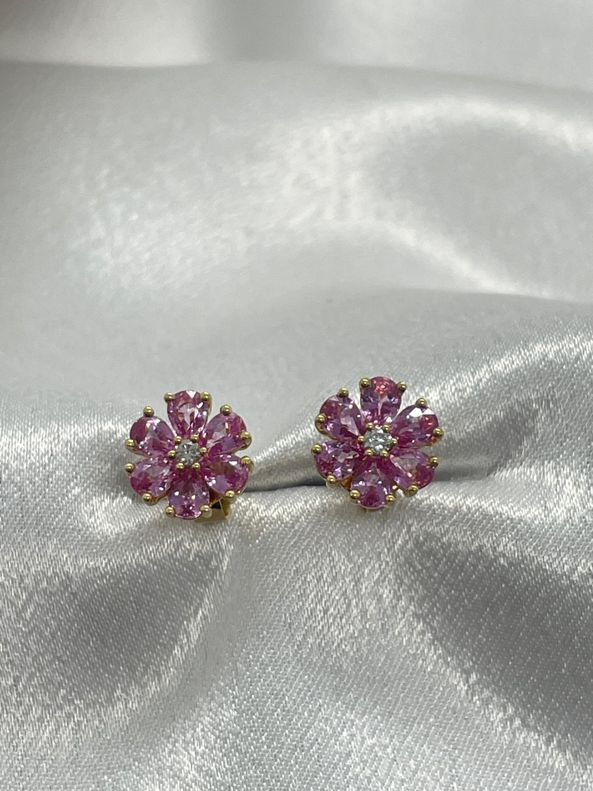 18K Yellow Gold Flower Earrings with Natural Diamond and Topaz