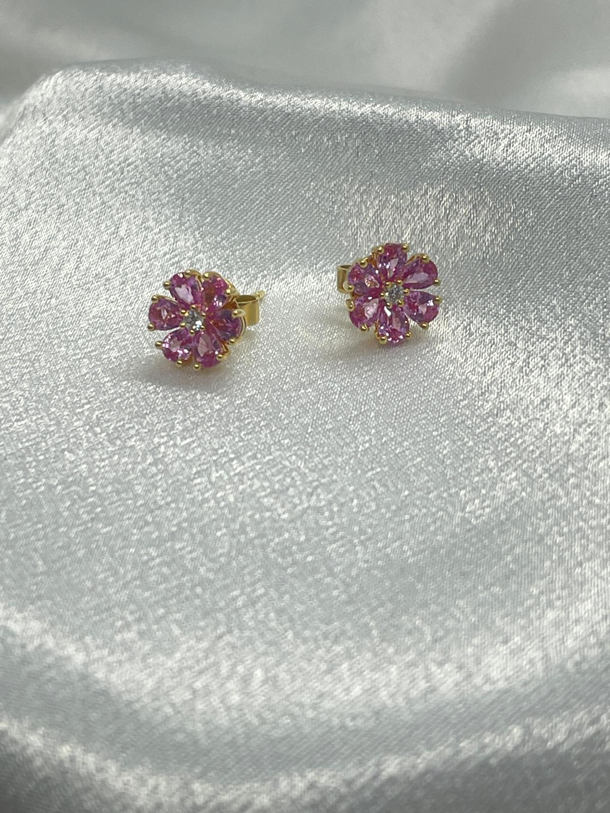 18K Yellow Gold Flower Earrings with Natural Diamond and Topaz