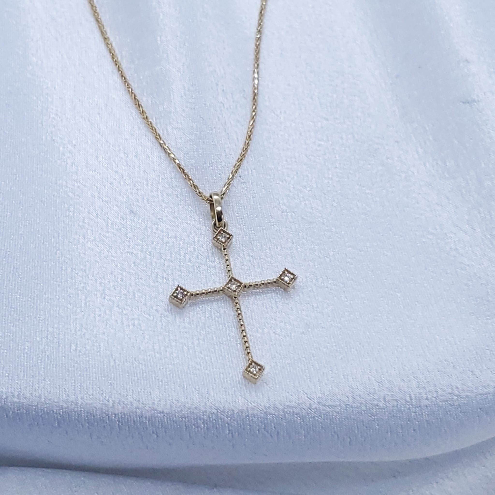 18K Yellow Gold Diamond Cross Pendant - 0.13 CTW