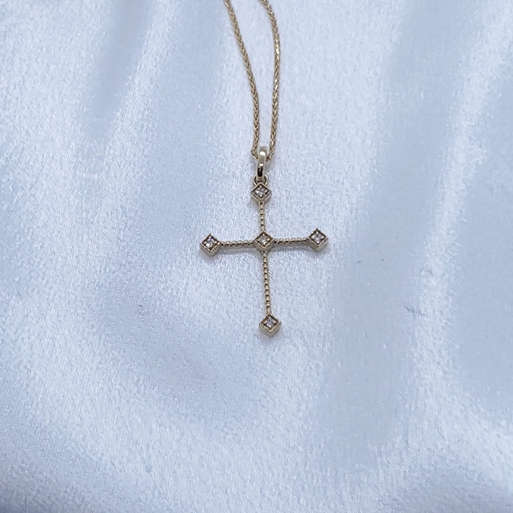 18K Yellow Gold Diamond Cross Pendant - 0.13 CTW