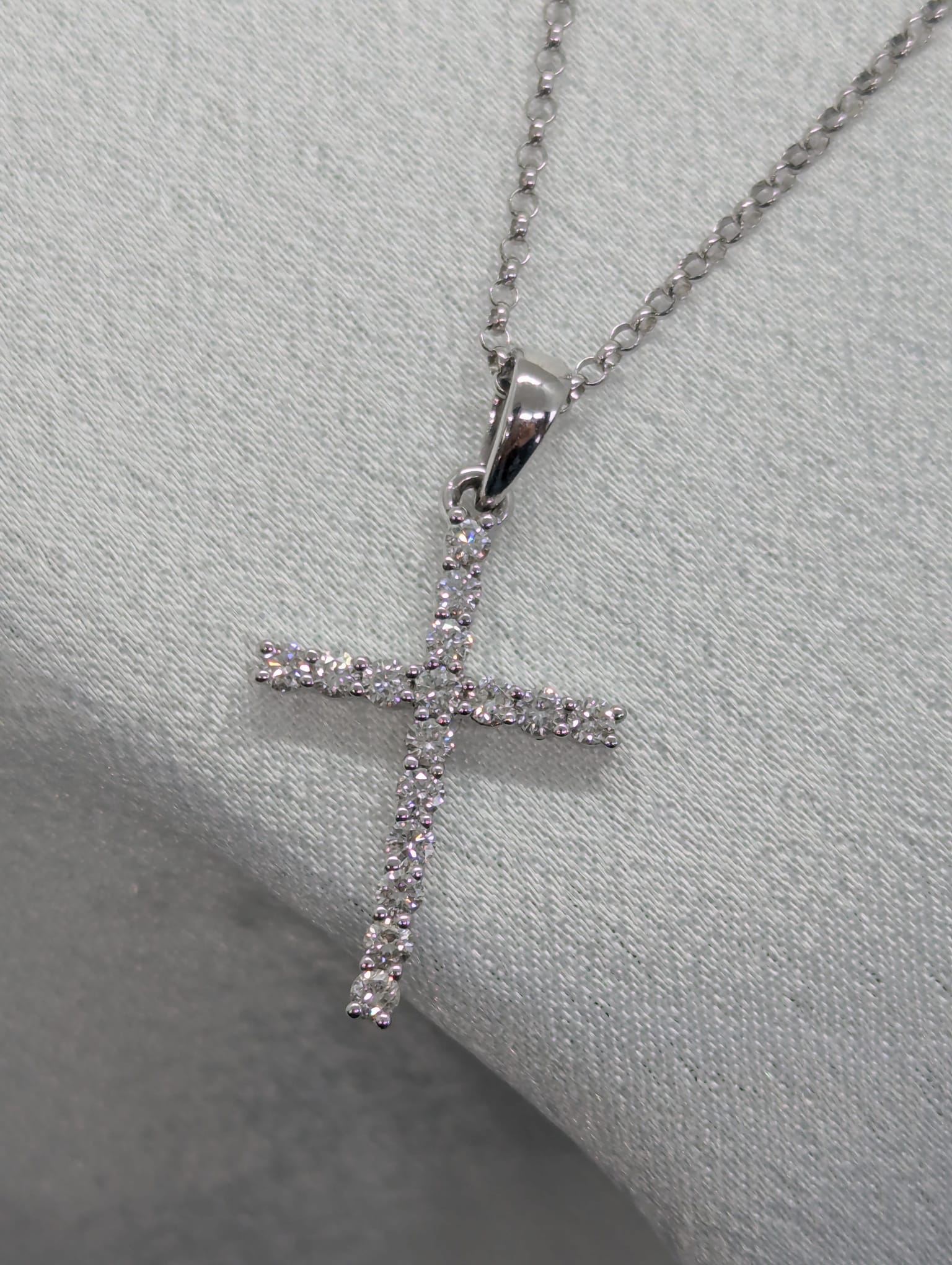 18K White Gold Diamond Cross Pendant - 0.40 CTW