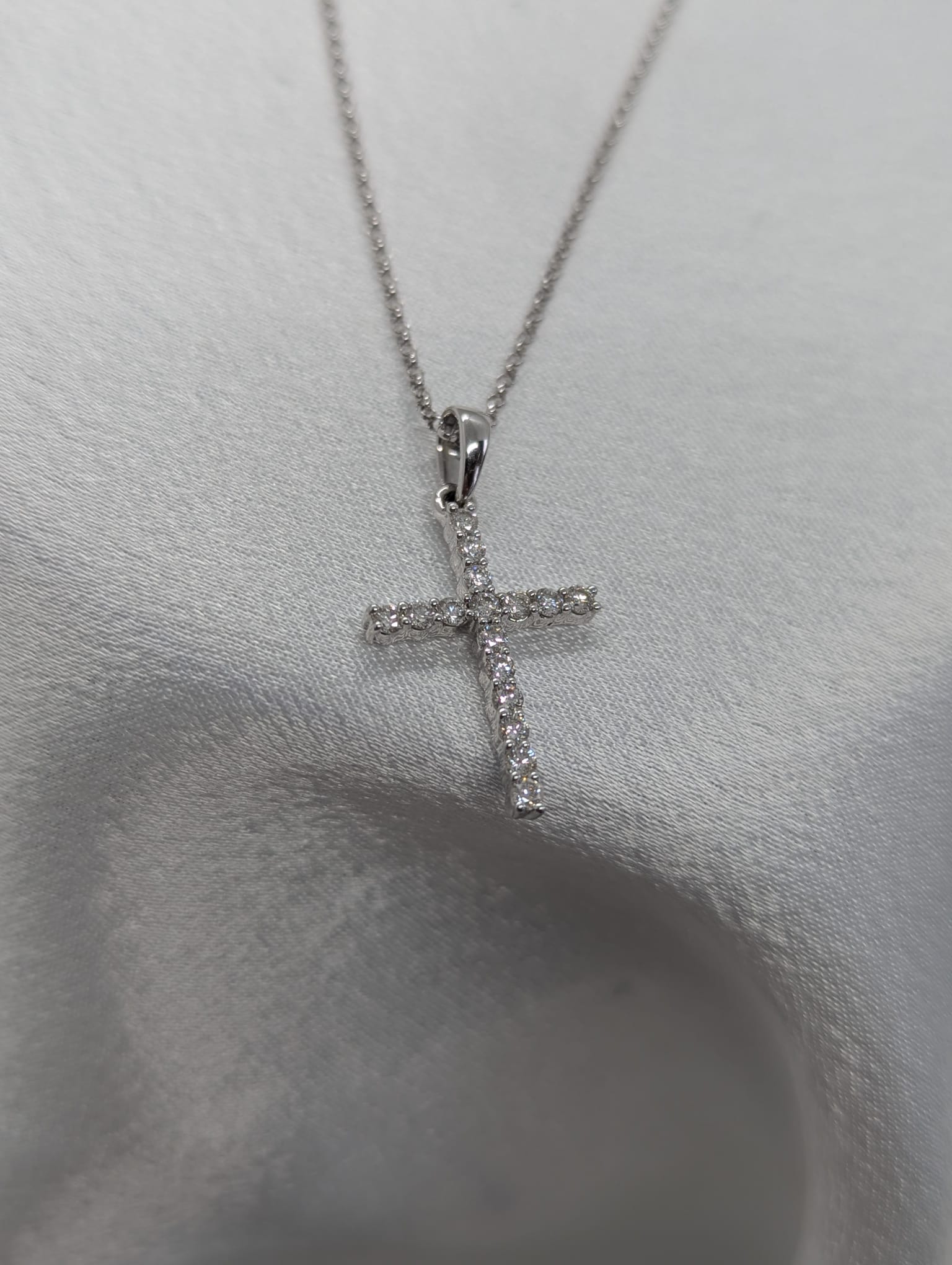 18K White Gold Diamond Cross Pendant - 0.40 CTW