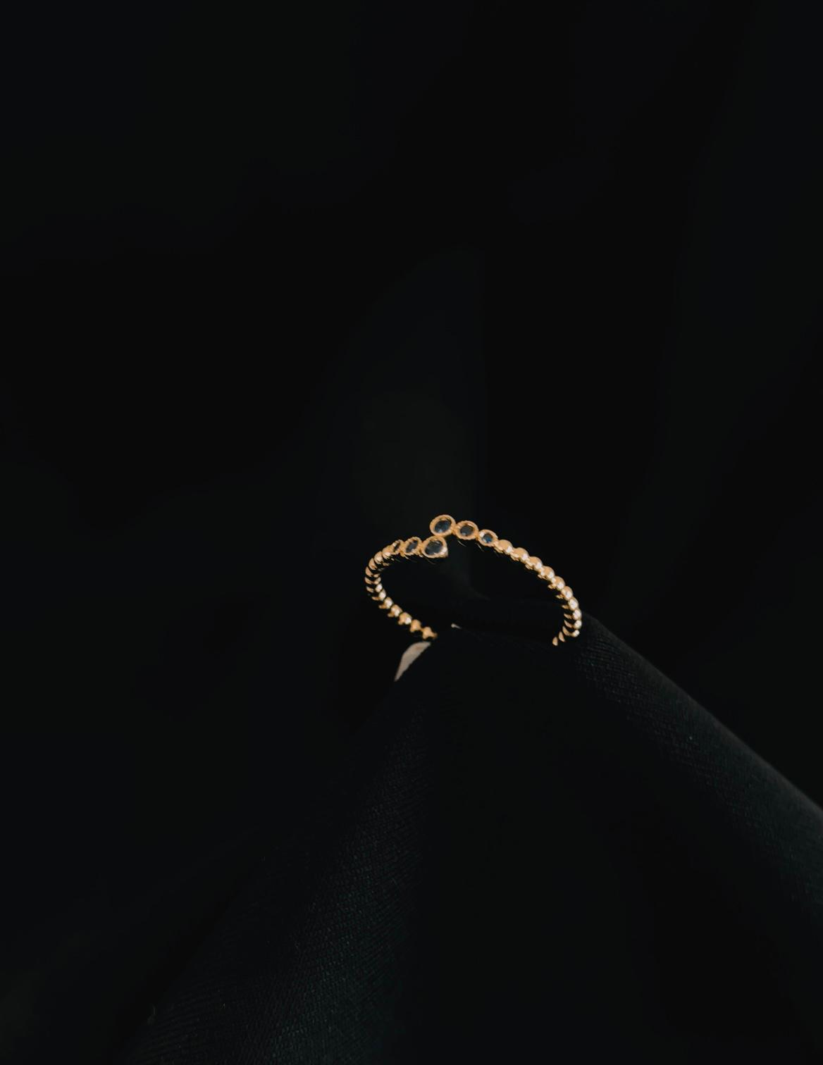 18k Yellow gold Natural Blue Sapphire Ring