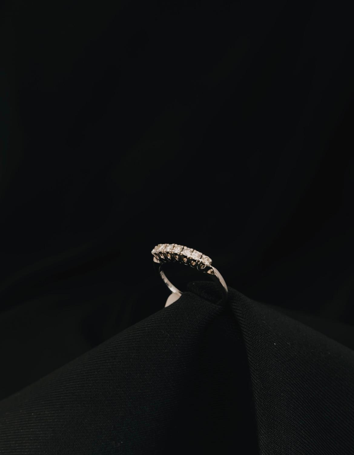 18kt White Gold Natural Diamond Ring