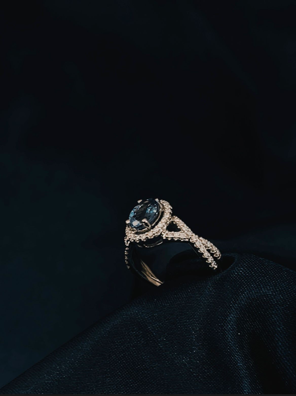 14k White gold Natural Diamond and Natural Tanzanite Ring