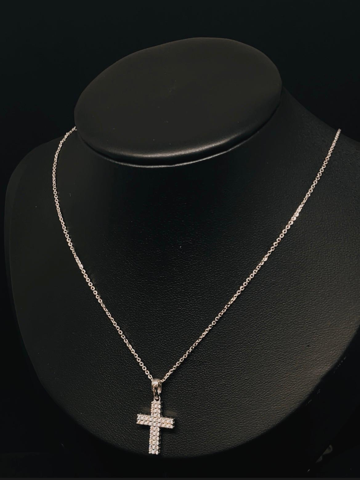 18k White Gold C/Z Cross
