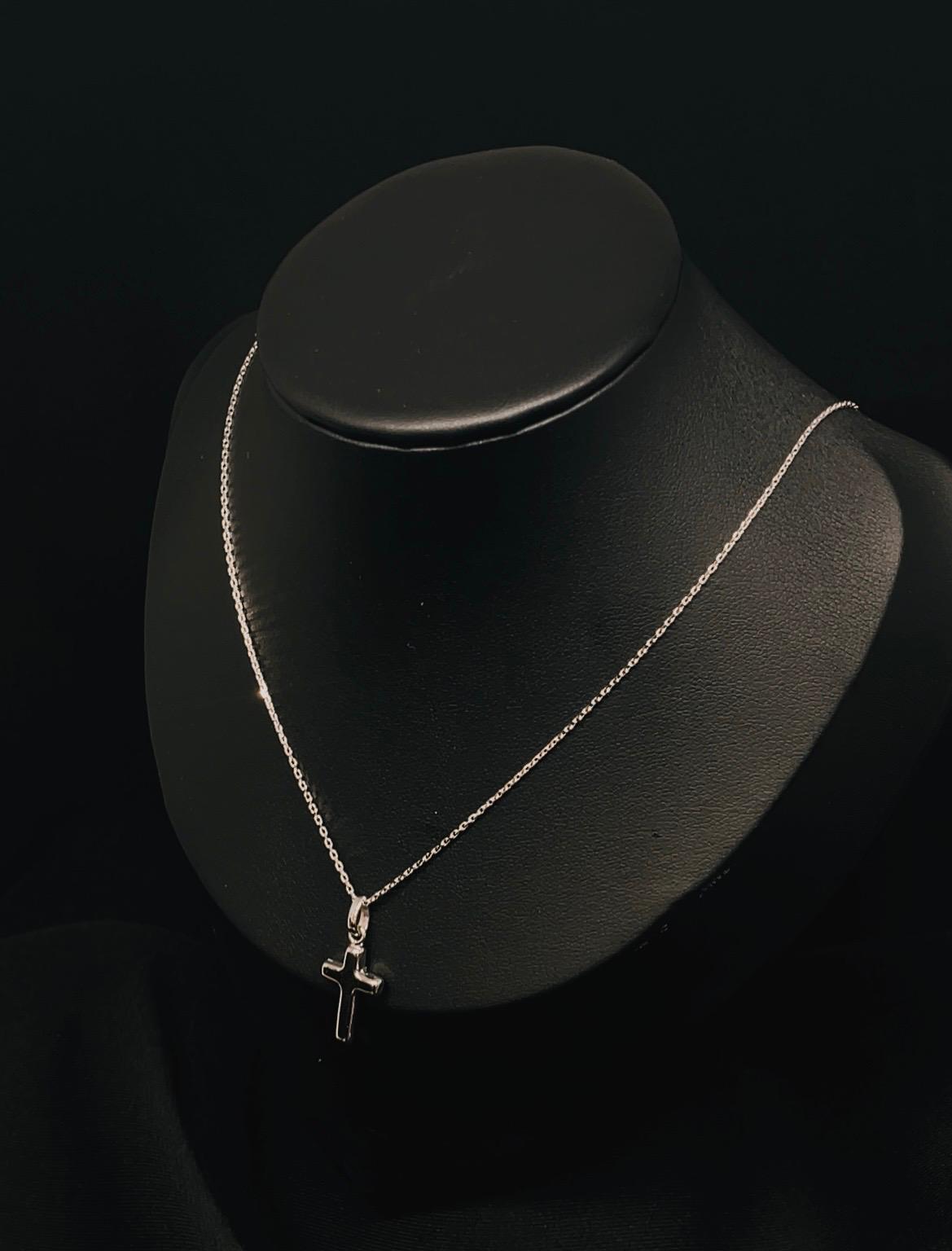 10k White Gold Small Hollow plain Cross