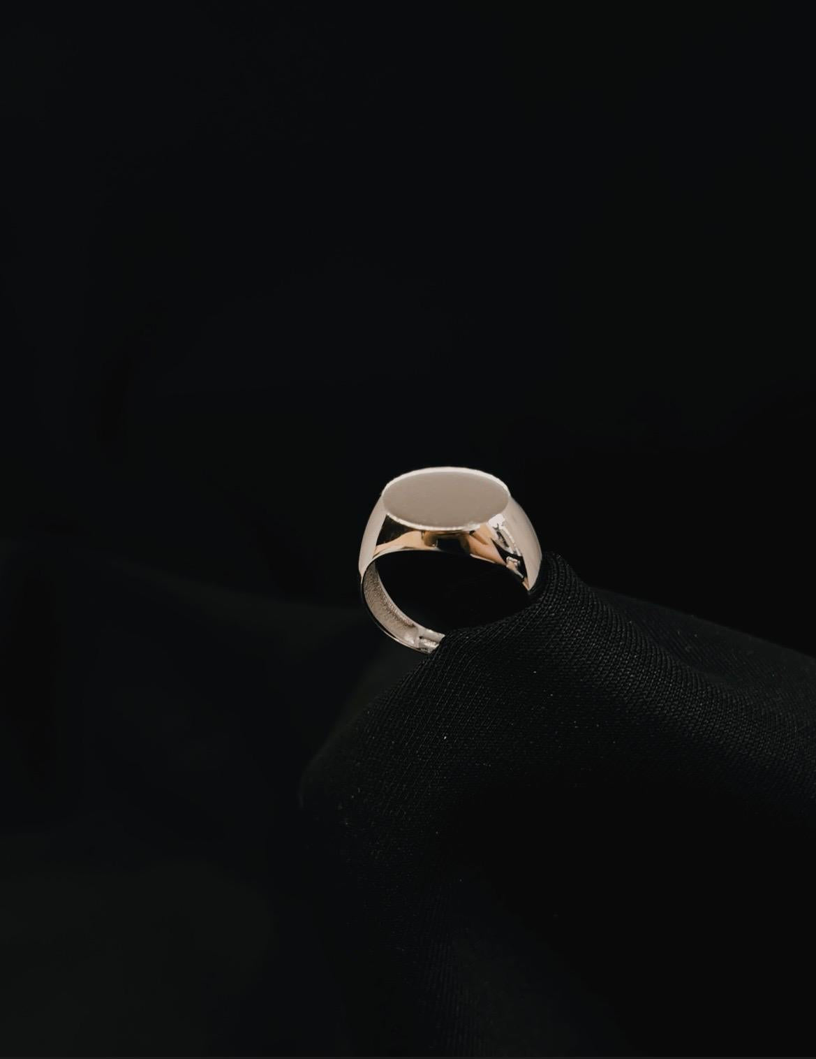 18k White Gold Oval Signet Ring