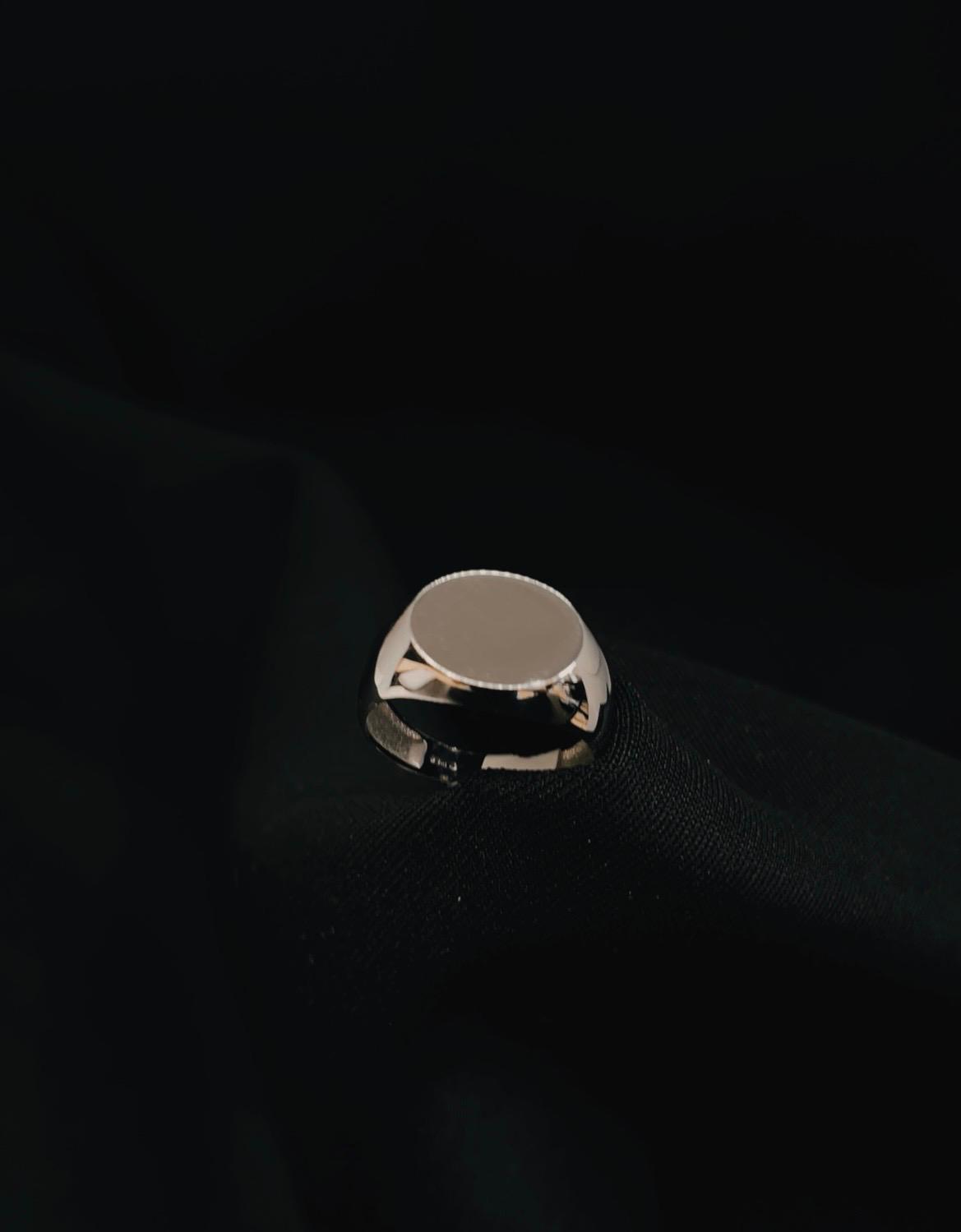 18k White Gold Oval Signet Ring