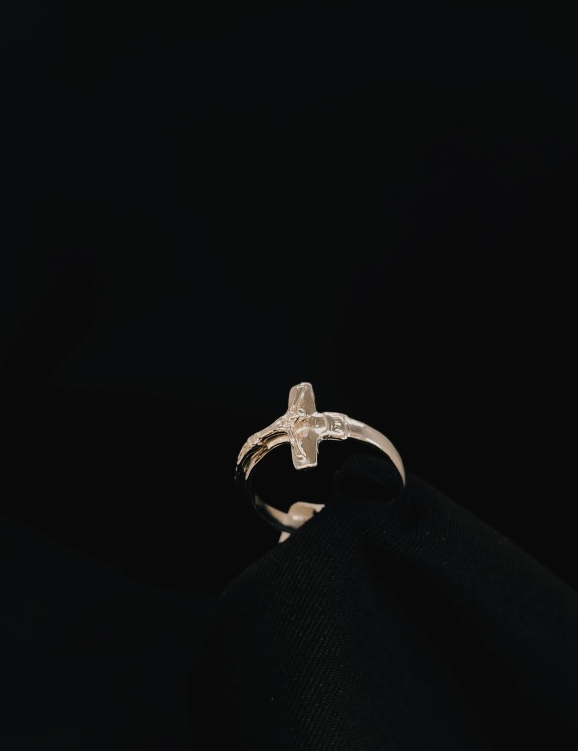 18k White Gold Crucifix Ring