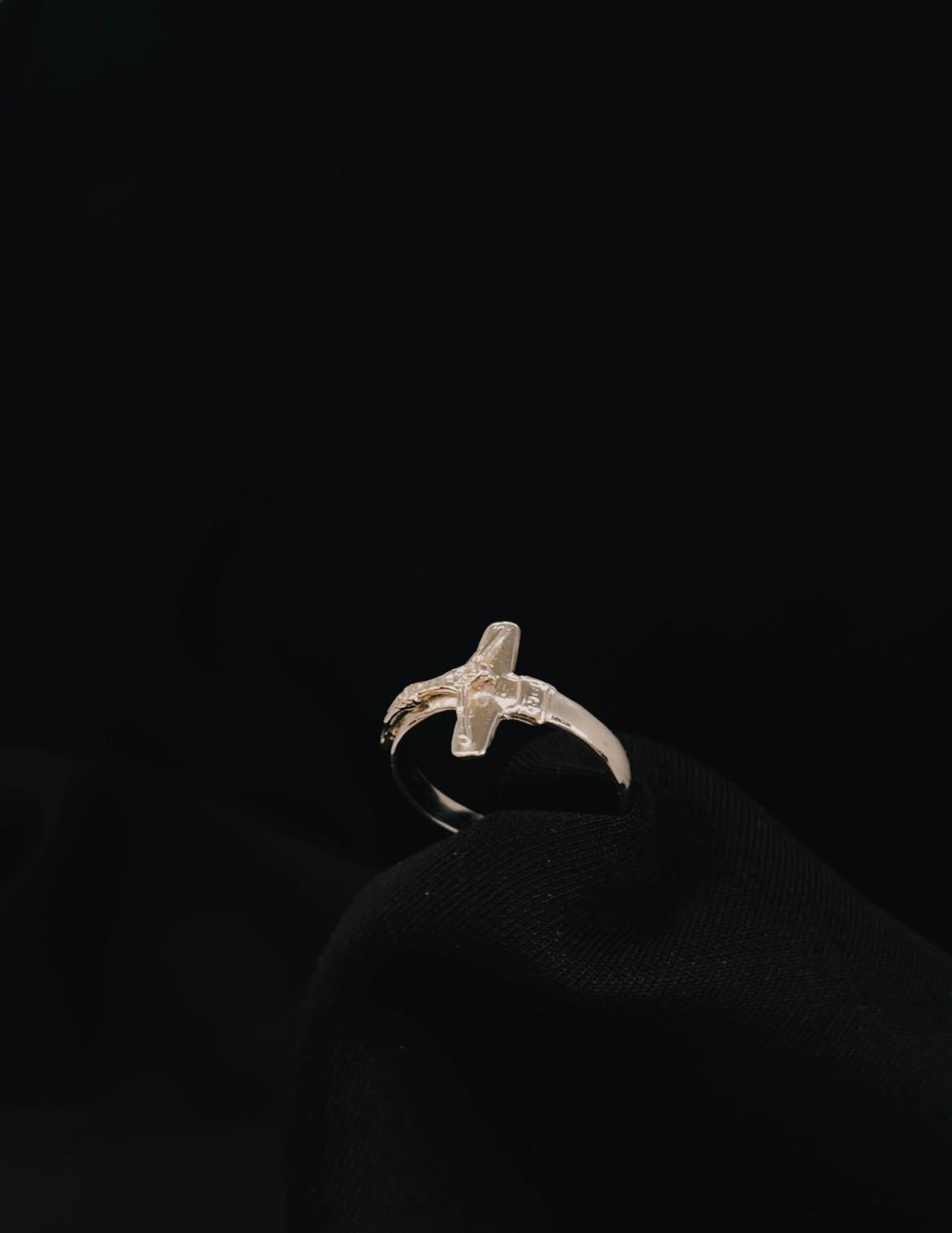 18k White Gold Crucifix Ring