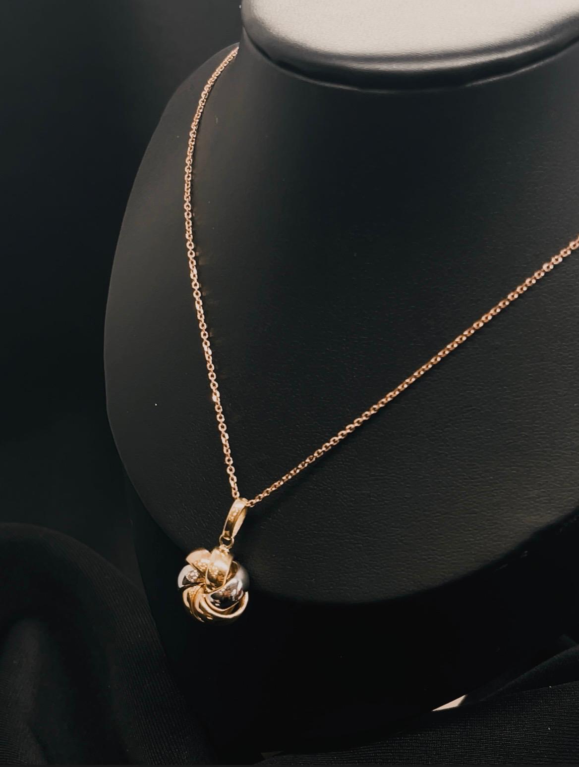 10K Three Tone Knot Pendent