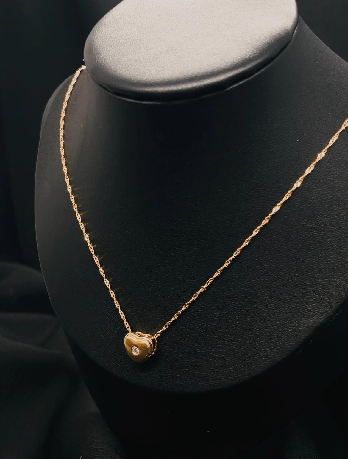 18K Heart Pendent With Natural Diamond