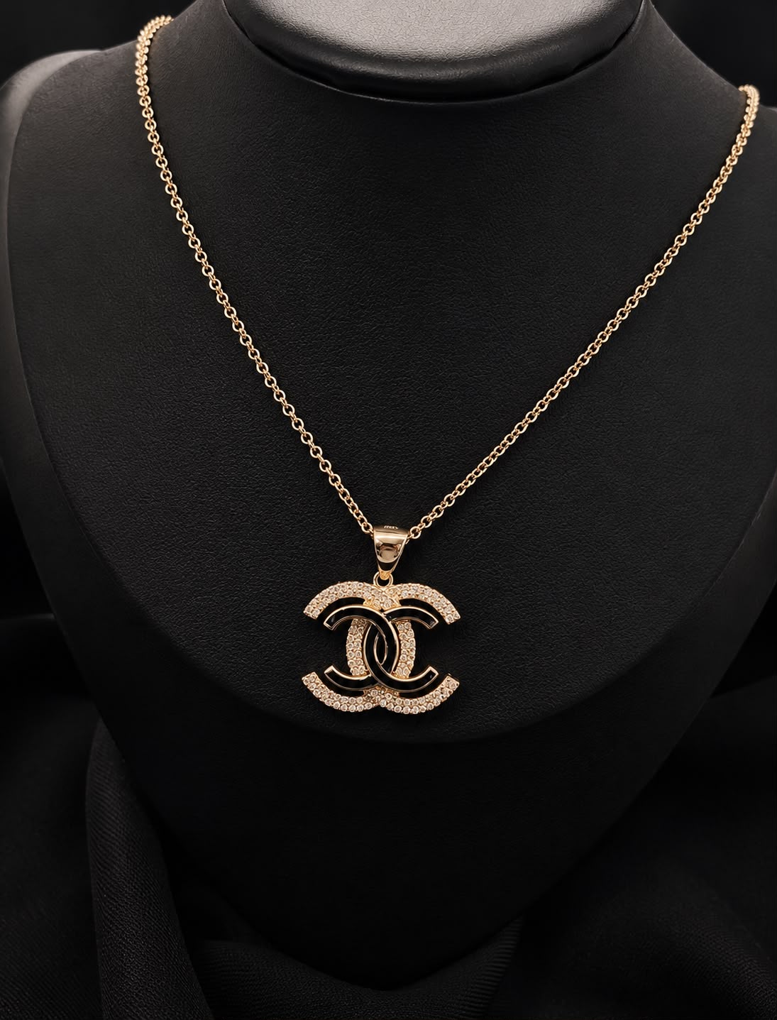 10kt Yellow gold Chanel C/Z pendent