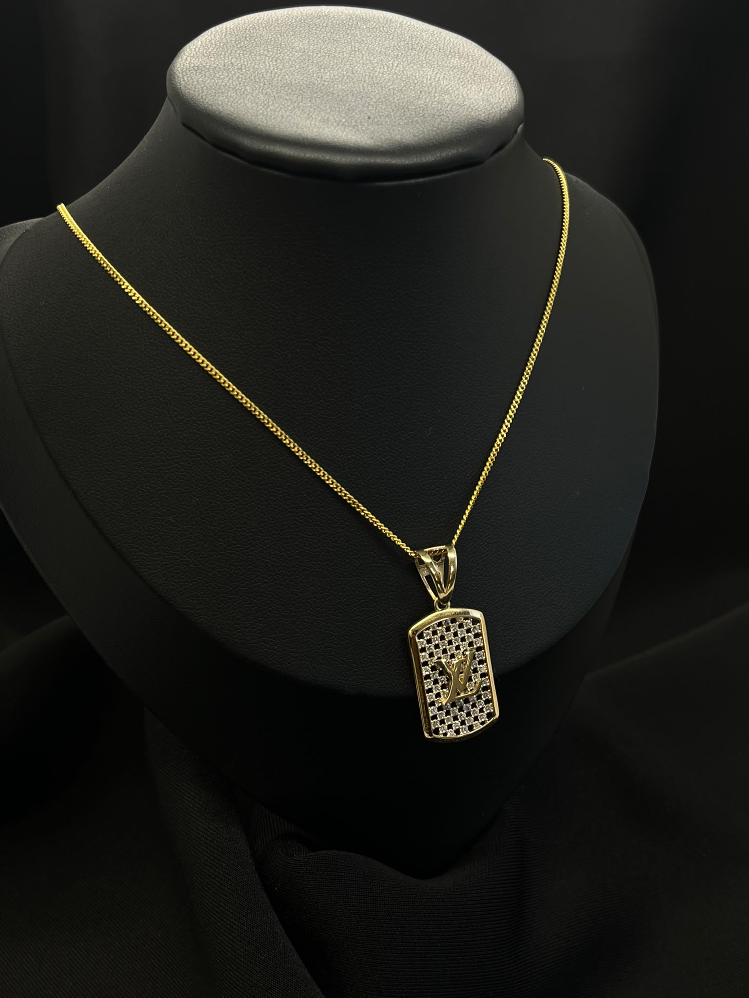 10kt Yellow gold LV Checkered pendent with CZ