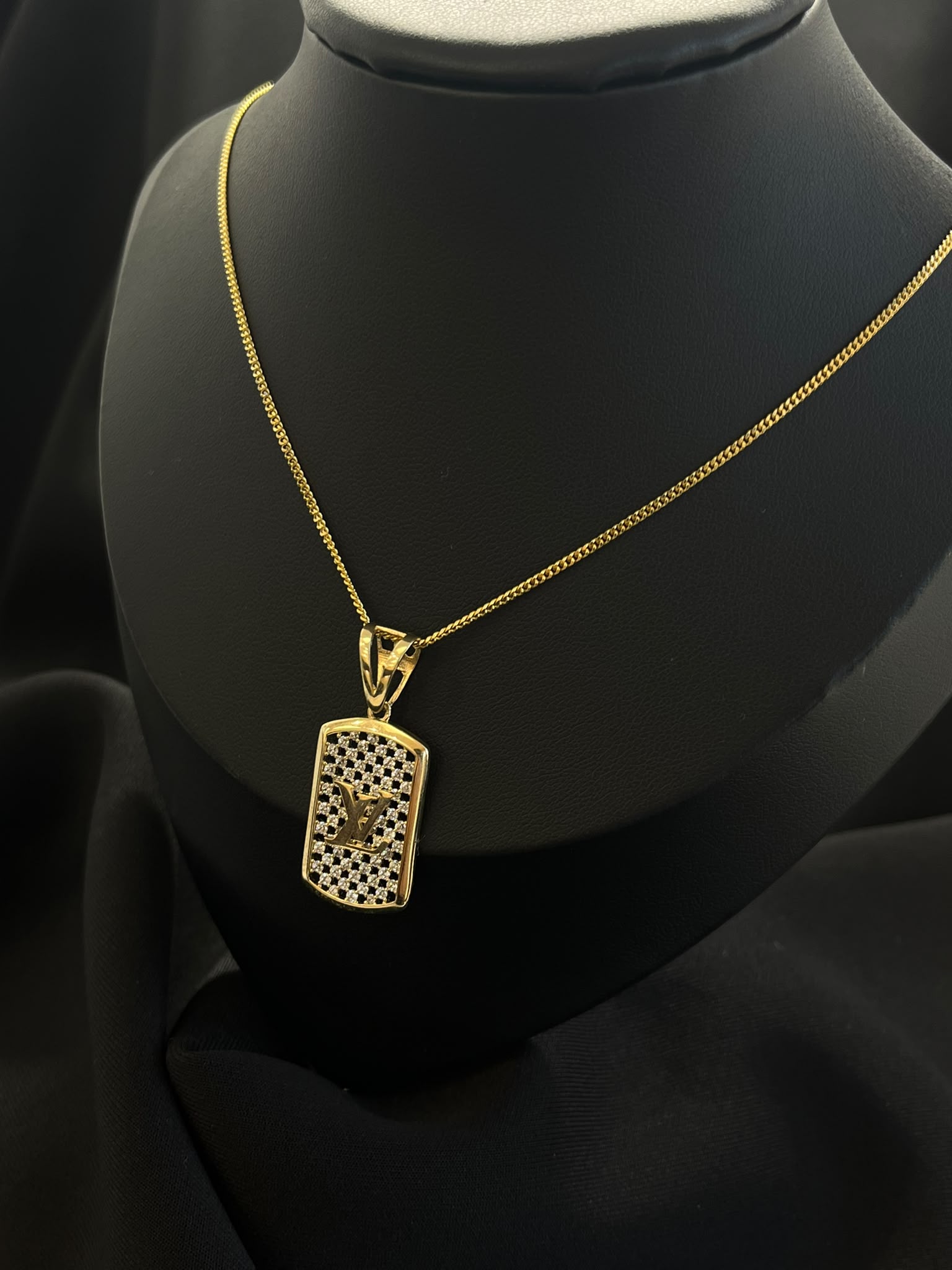 10kt Yellow gold LV Checkered pendent with CZ