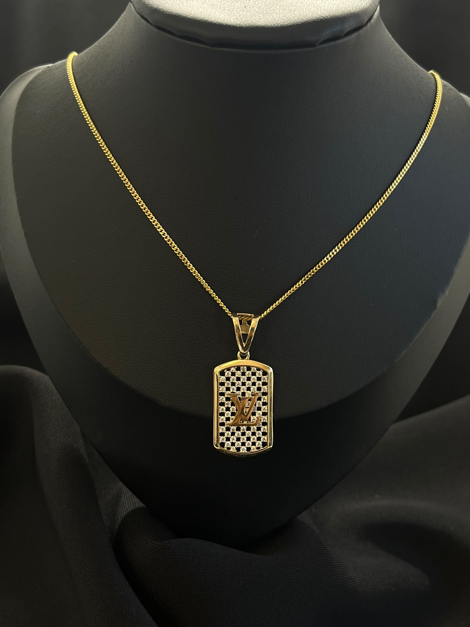 10kt Yellow gold LV Checkered pendent with CZ