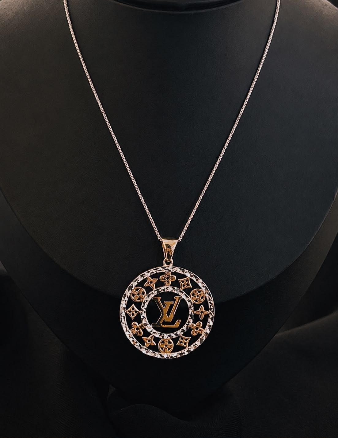 10kt two tone LV pendent diamond Cut