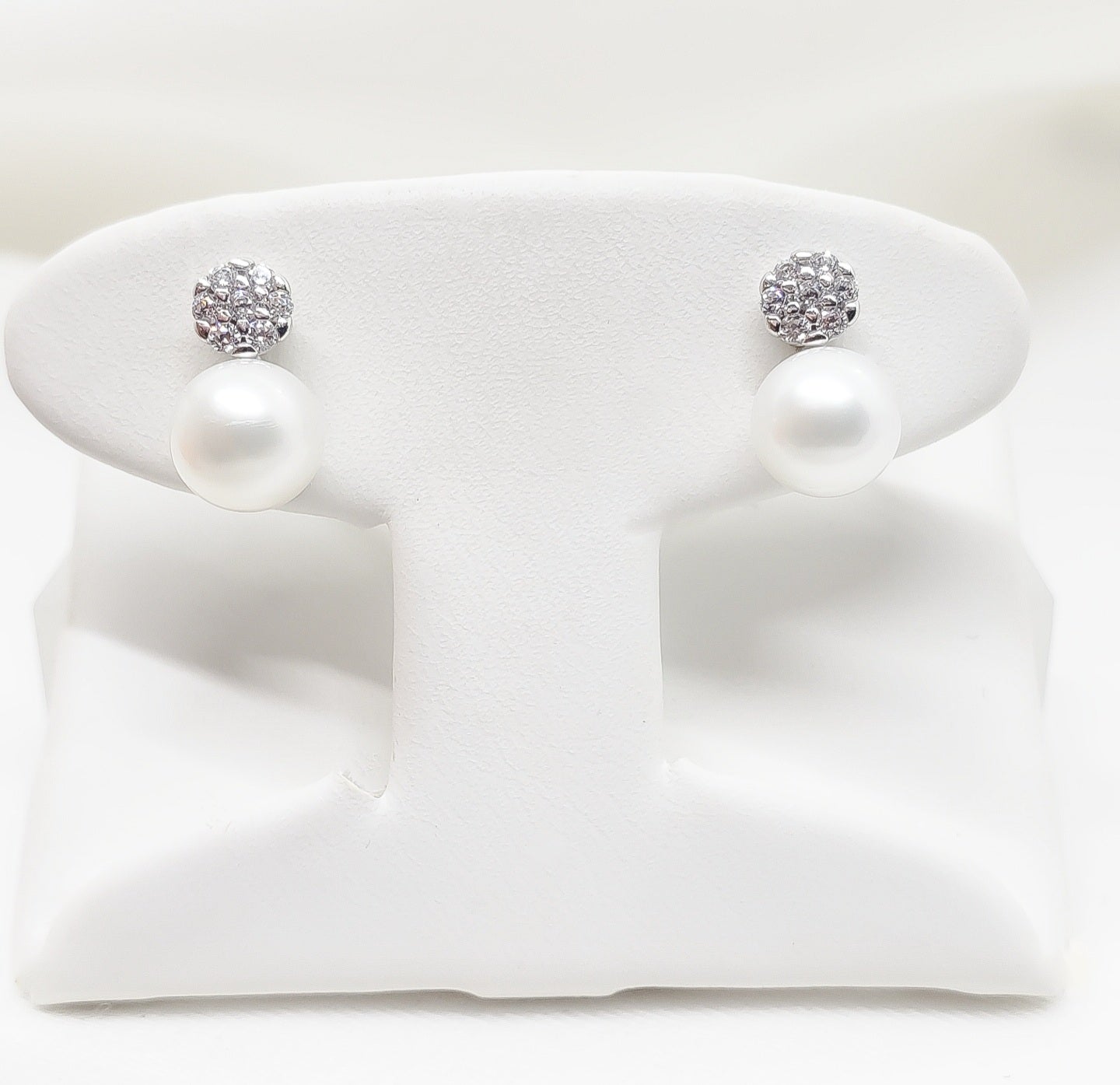 18kt Pearl Cubic Zirconia Flower Studs